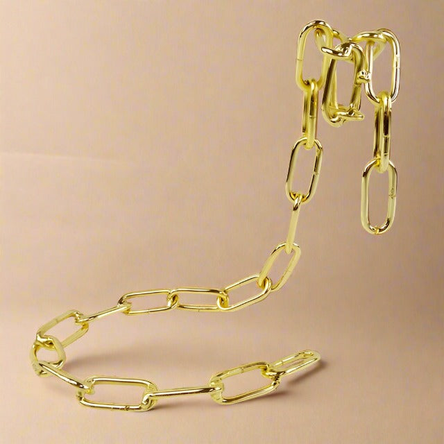 Gold chain wine bottle stand